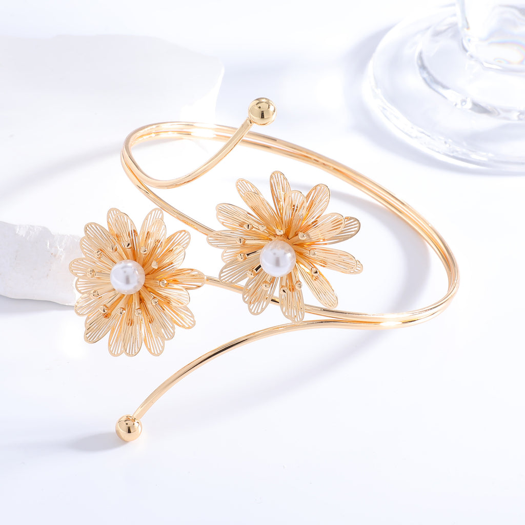 Damen eleganter Armschmuck mit floralen Motiven Shop Nory