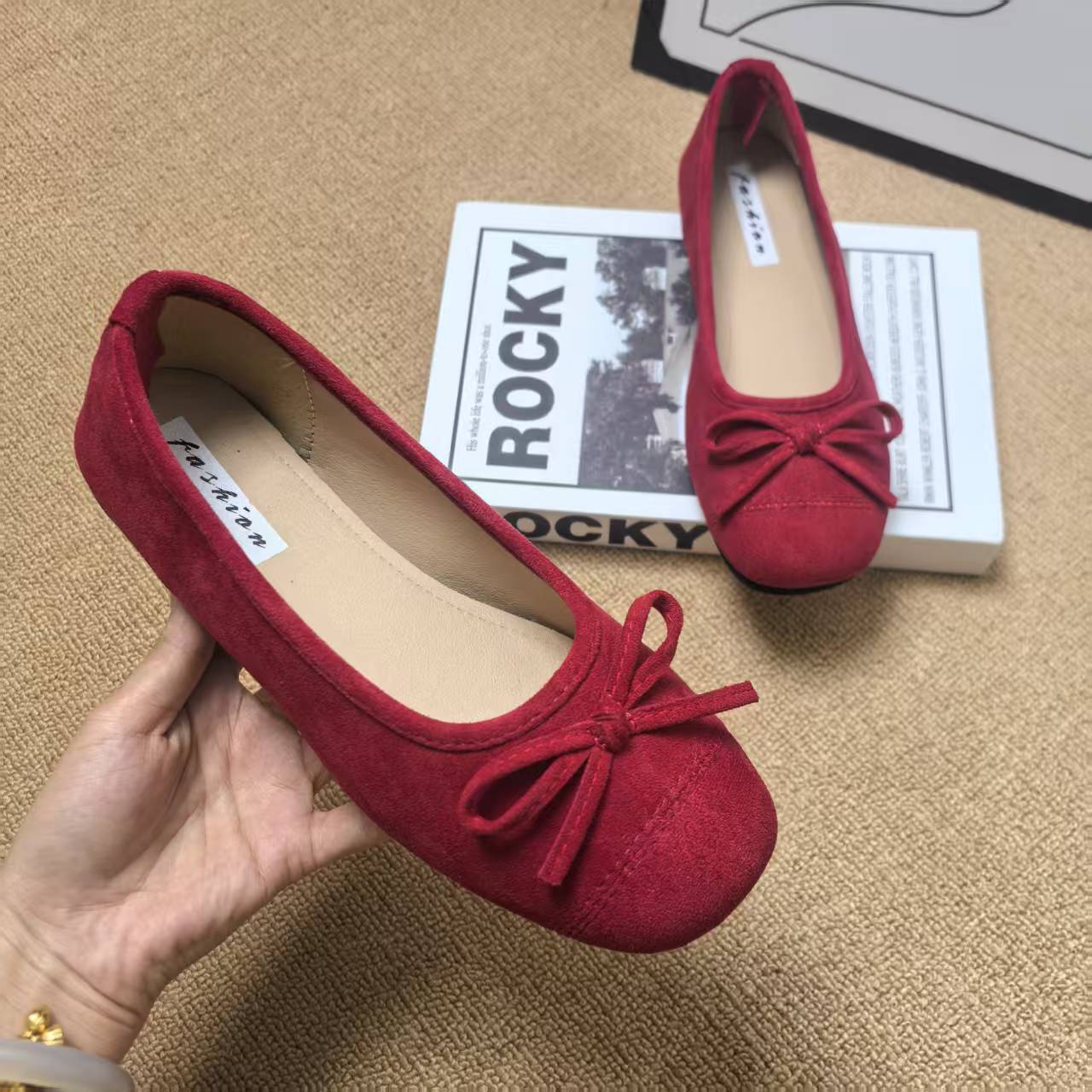 Damen Ballerinas mit elegantem Glanz und verspieltem Schleifendetail