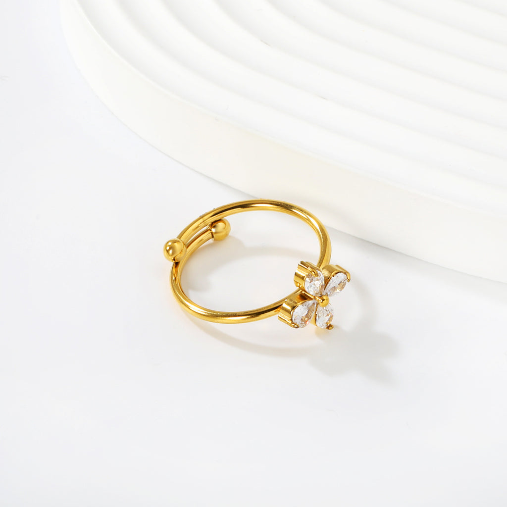 Damen Ring mit floralem Design und funkelnden Zirkonia Shop Nory