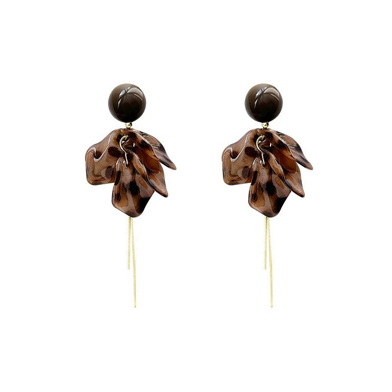 Damen Ohrringe mit kunstvollem Blattdesign und elegantem Schmuckdetails Shop Nory