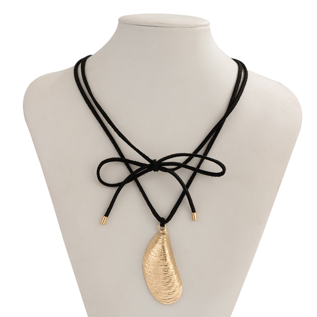 Damen Choker Halskette mit edlem Anhänger aus Metall