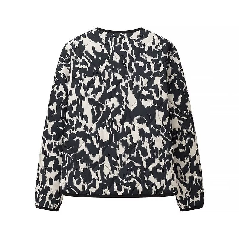 Damen Steppjacke im Oversize-Boxy-Schnitt mit rundem Halsausschnitt und abstraktem Animal-Print Shop Nory