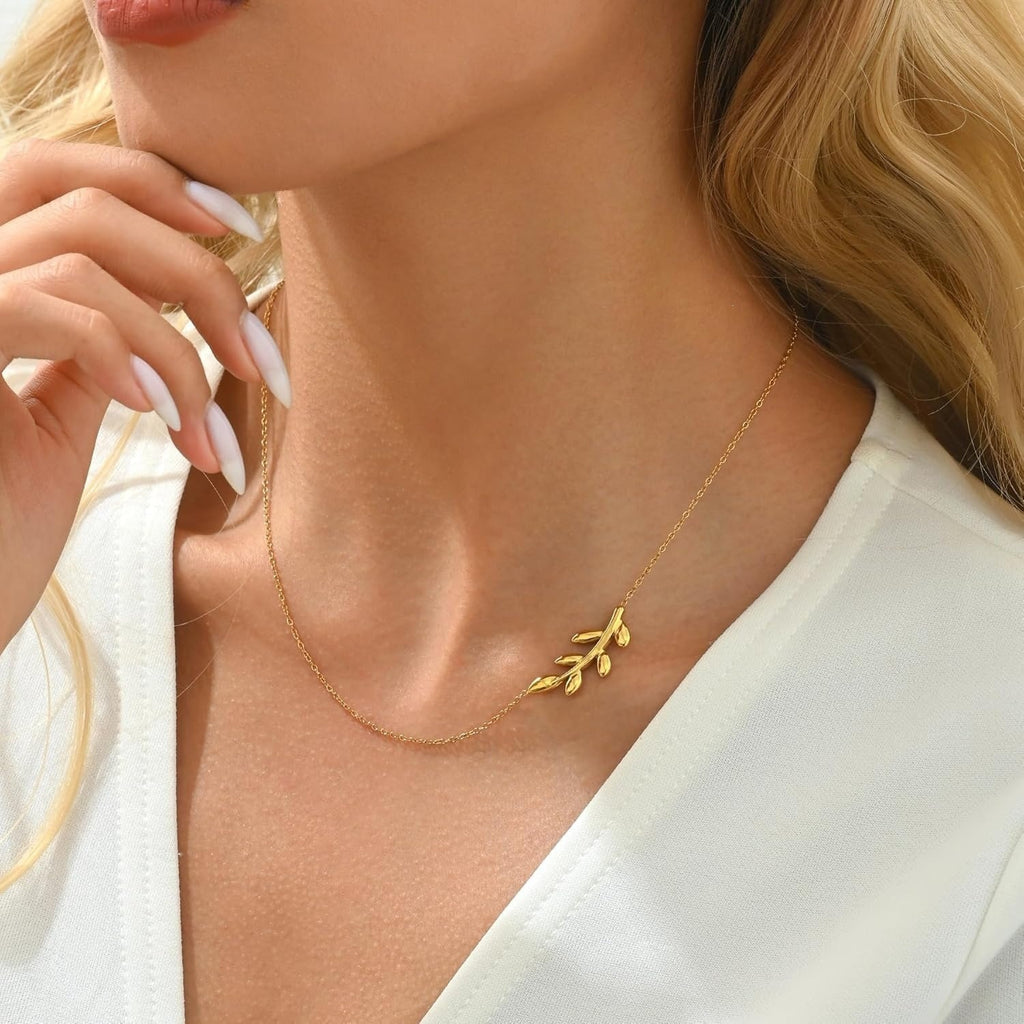 Damen Halskette mit stilvollem Pflanzenmotiv und feiner Gliederkette Shop Nory