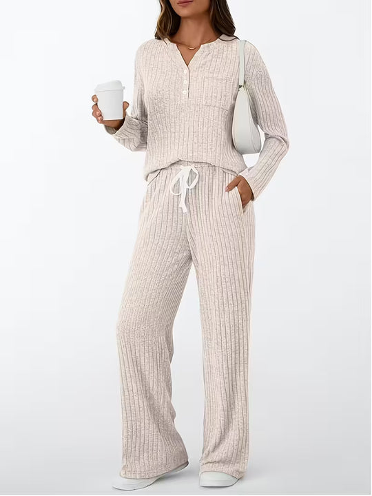 Damen Geripptes Entspannungs-Set mit Henley-Oberteil und weiter Kordelhose Shop Nory