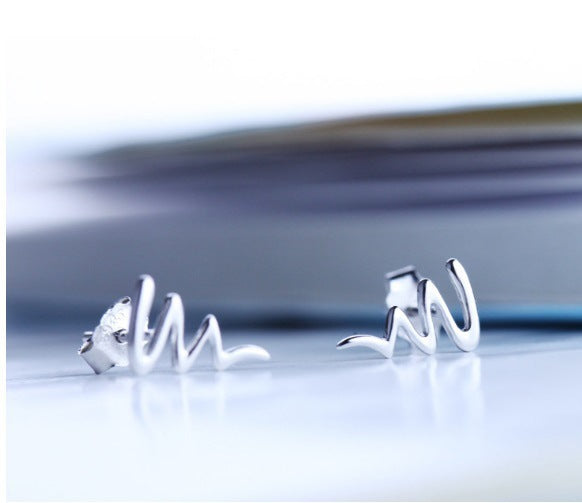 Damen Ohrstecker im modernen, skulpturalen Design Shop Nory