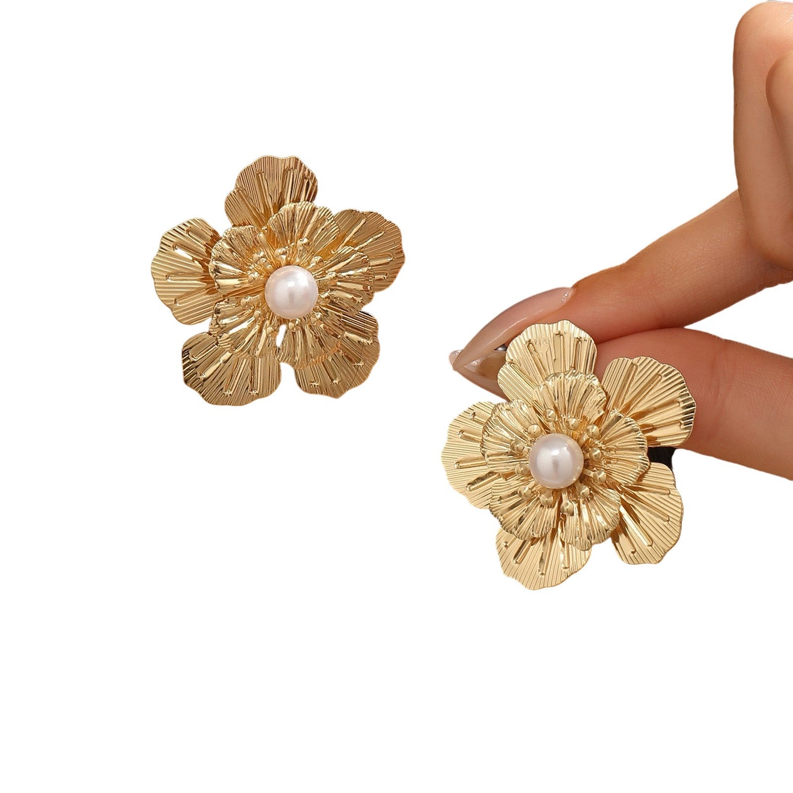 Damen Ohrringe mit kunstvollem Blumendesign und Perlenakzenten Shop Nory