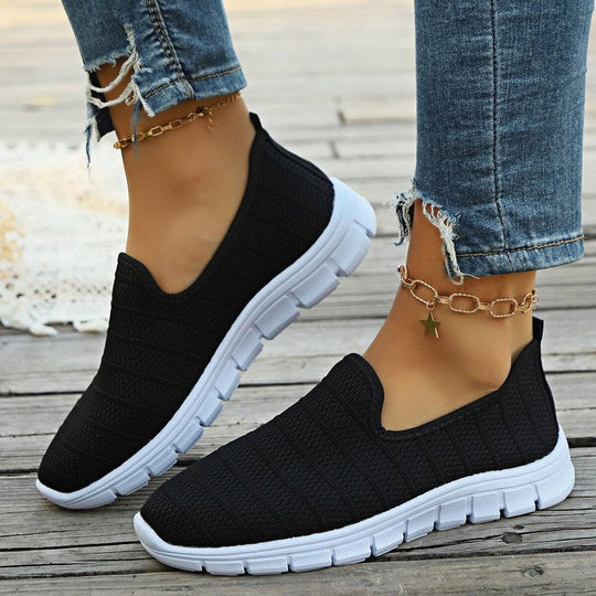 Damen Slip-On Sneakers mit atmungsaktiver Oberflächenstruktur und rutschfester Sohle
