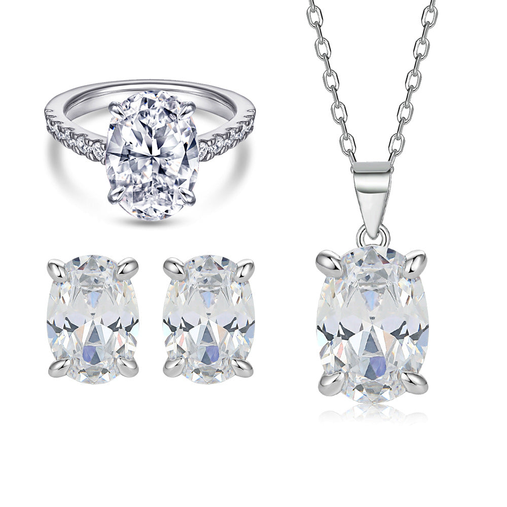 Damen Verlobungsring mit kunstvollem ovalen Design und funkelnden Zirkonia Shop Nory