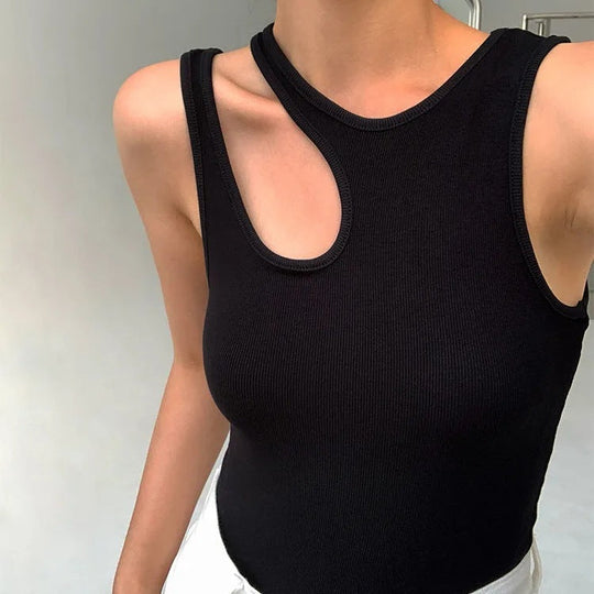 Damen Tanktop mit einzigartigem Cut-Out Design und sportlichem Schnitt