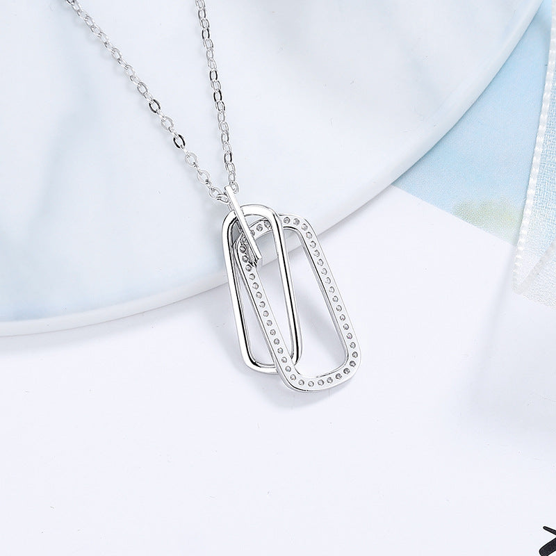Damen Halskette mit doppelt verschlungenem Design und funkelnden Akzenten Shop Nory