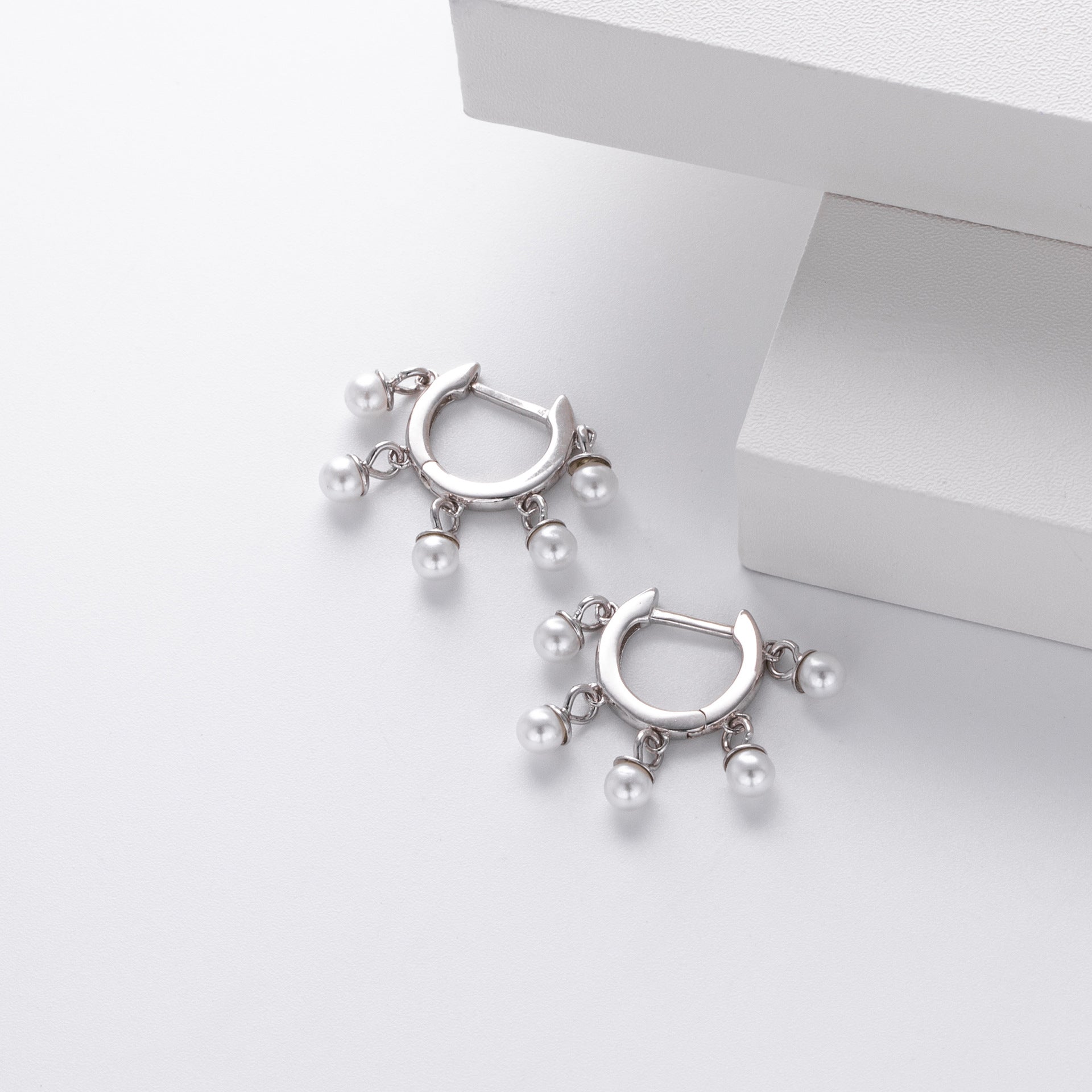 Damen Creolen mit eleganten Perlenanhängern Shop Nory