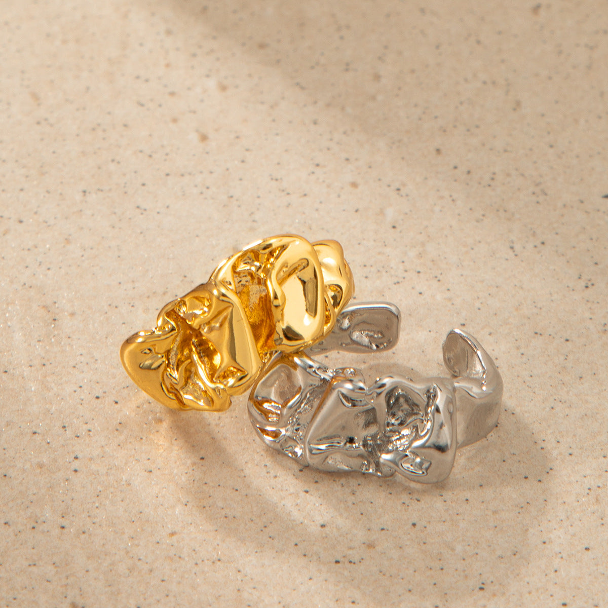 Damen skulpturaler Ring aus goldfarbenem Metall Shop Nory