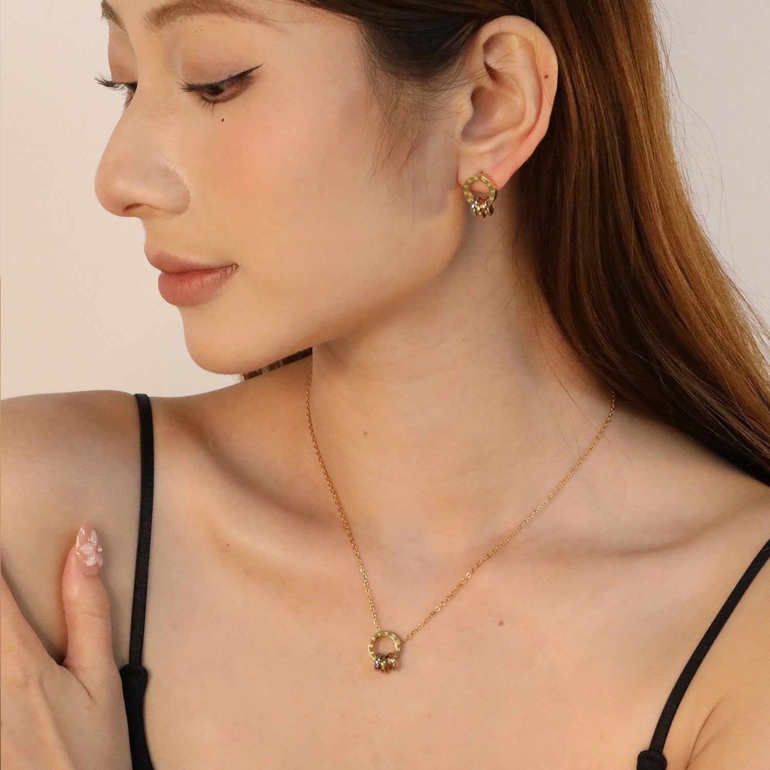 Damen Schmuckset mit eleganter Halskette und passenden Ohrsteckern Shop Nory