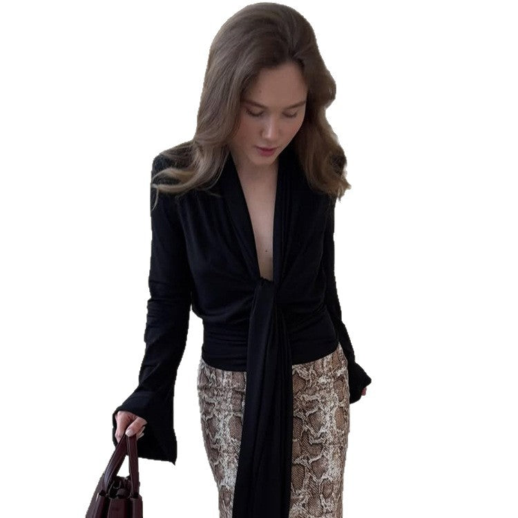 Damen Wickelbluse mit tiefem V-Ausschnitt, langen Bindeschals und Volantärmeln Shop Nory