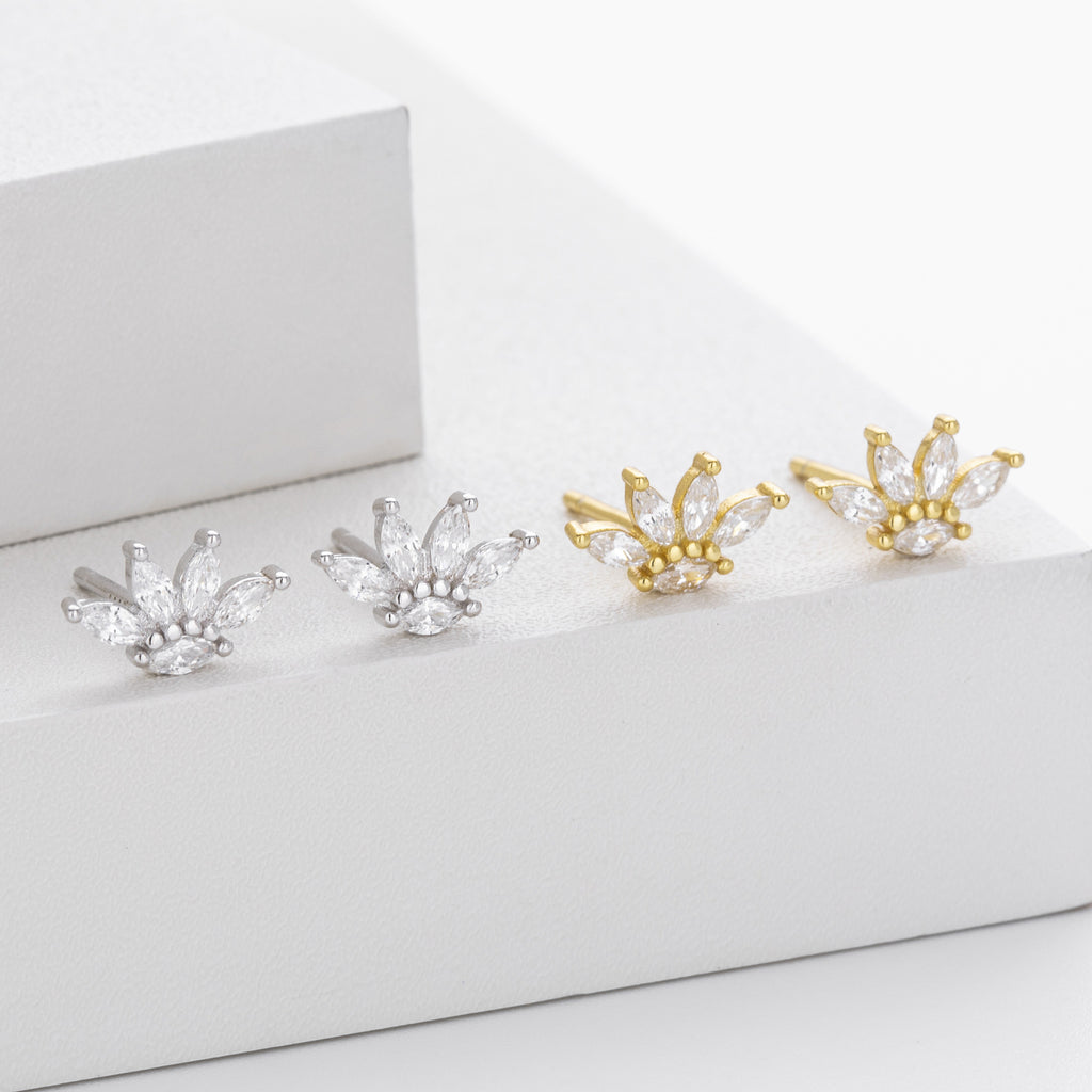 Damen Ohrstecker aus 925 Sterling Silber mit funkelndem Zirkon im floralen Design Shop Nory
