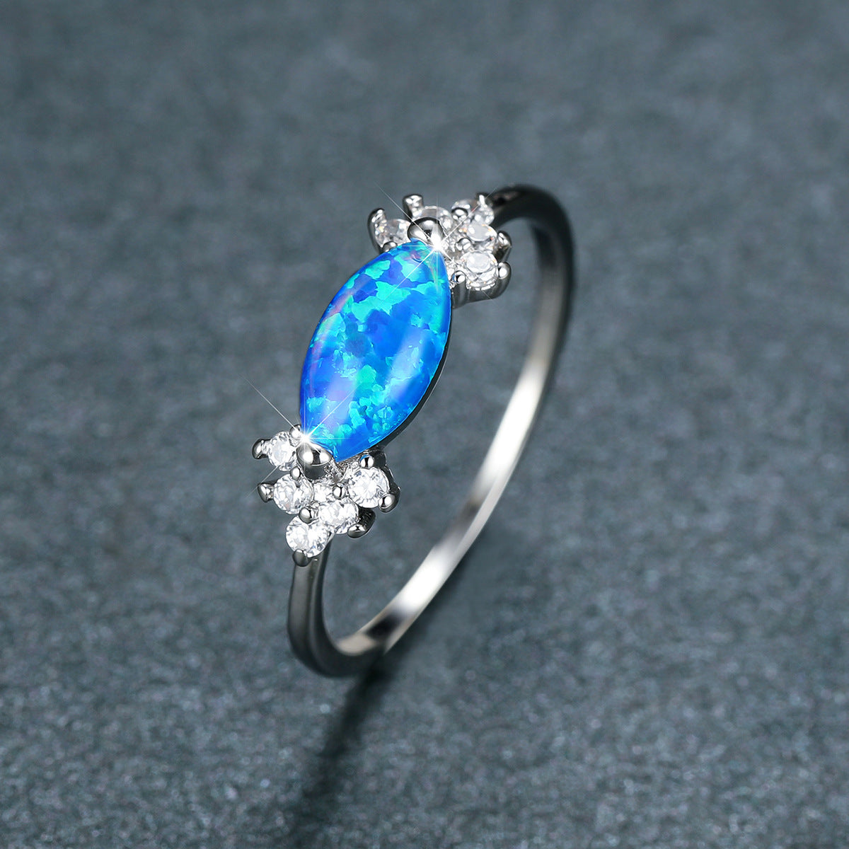 Damen Ring mit schillerndem Opal und funkelnden Zirkonia Shop Nory