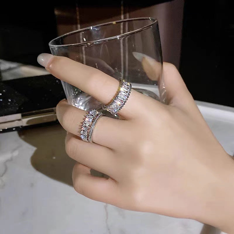 Damen eleganter und funkelnder Ring aus hochwertigem Edelstahl Shop Nory