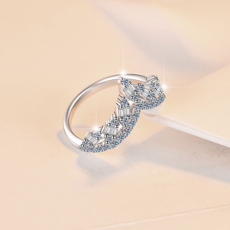 Damen zart verzierter Verlobungsring mit funkelnden Zirkonia Shop Nory