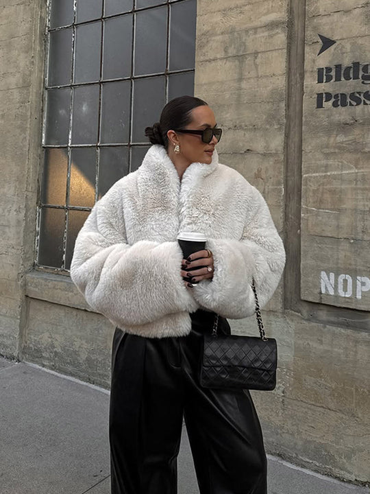Damen Kurze kuschelige Faux‑Fur‑Bomberjacke mit voluminösem Schalkragen und kastiger Silhouette Shop Nory