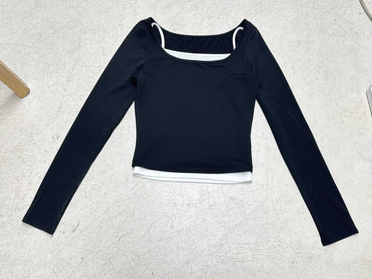 Damen nan tailliertes Longsleeve-Cropped-Top mit eckigem Ausschnitt und doppelten Spaghettiträgern Shop Nory