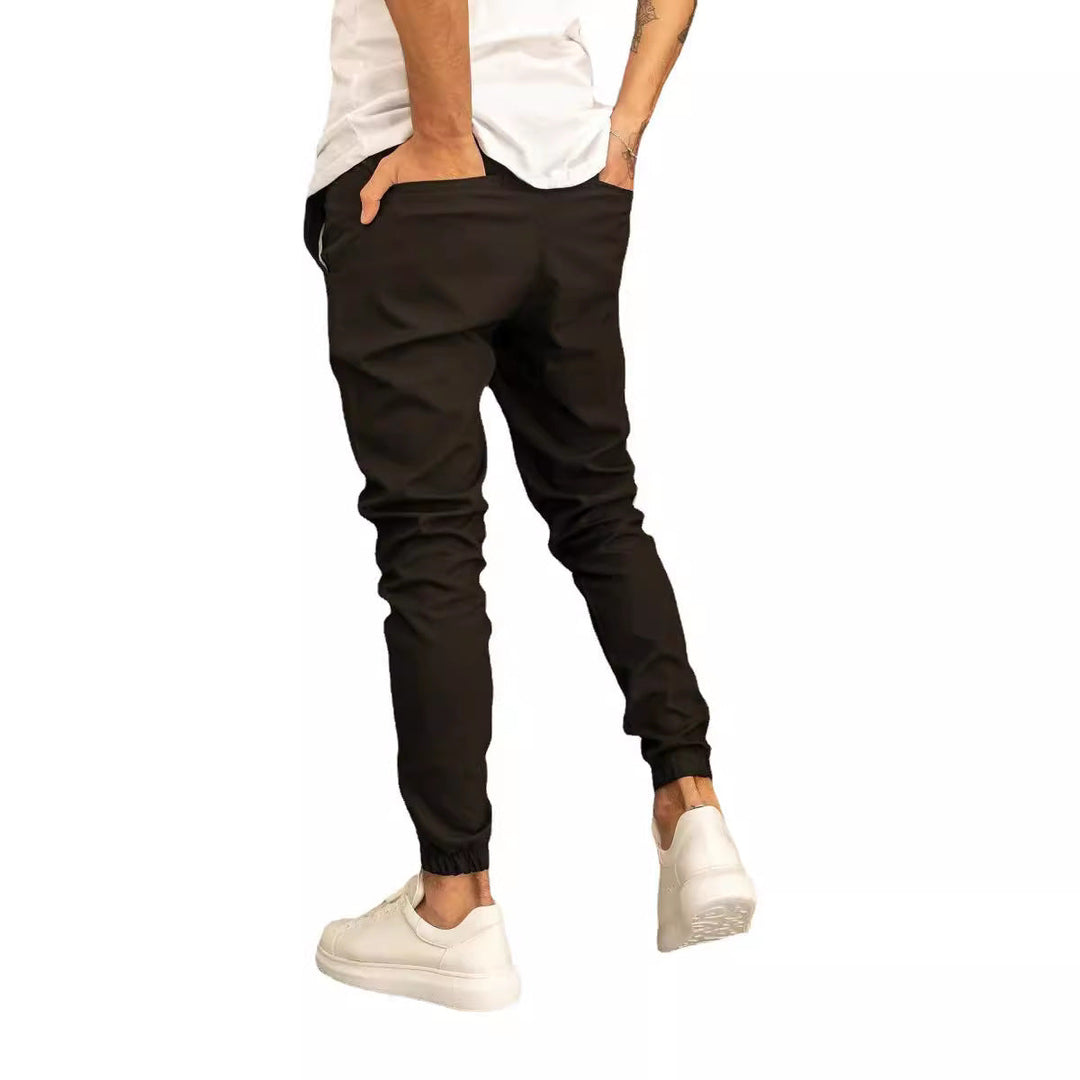 Herren Slim-Fit Jogginghose mit elastischem Bund und praktischen Seitenklapptaschen