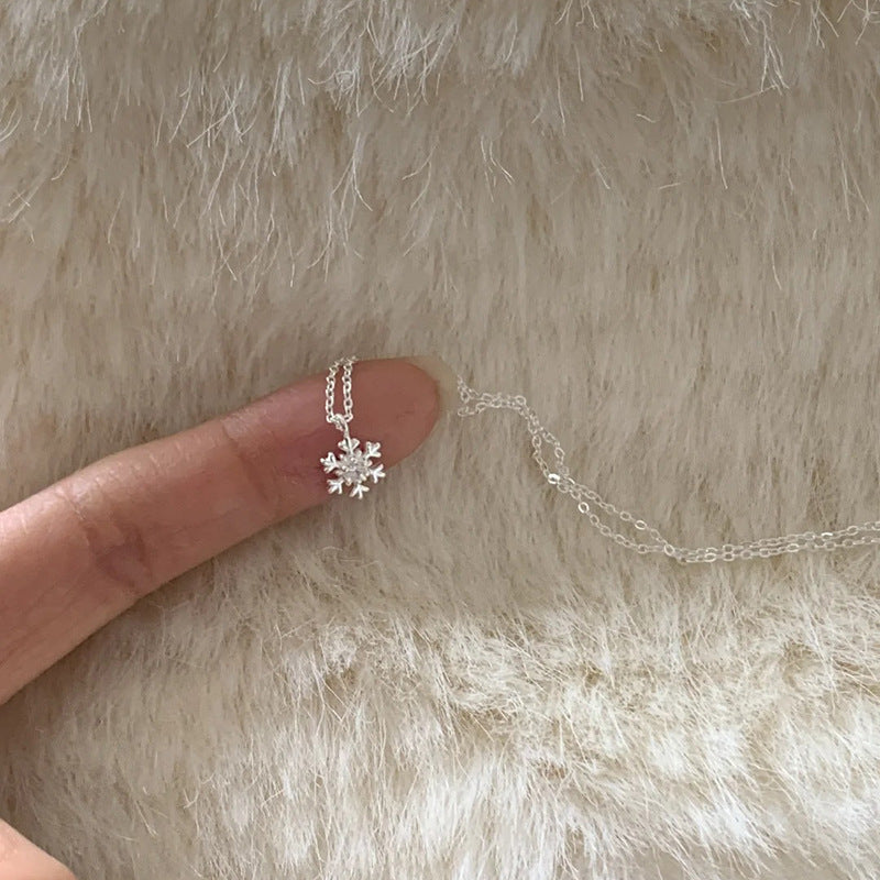 Damen Halskette mit detailliertem Schneeflocken-Anhänger Shop Nory