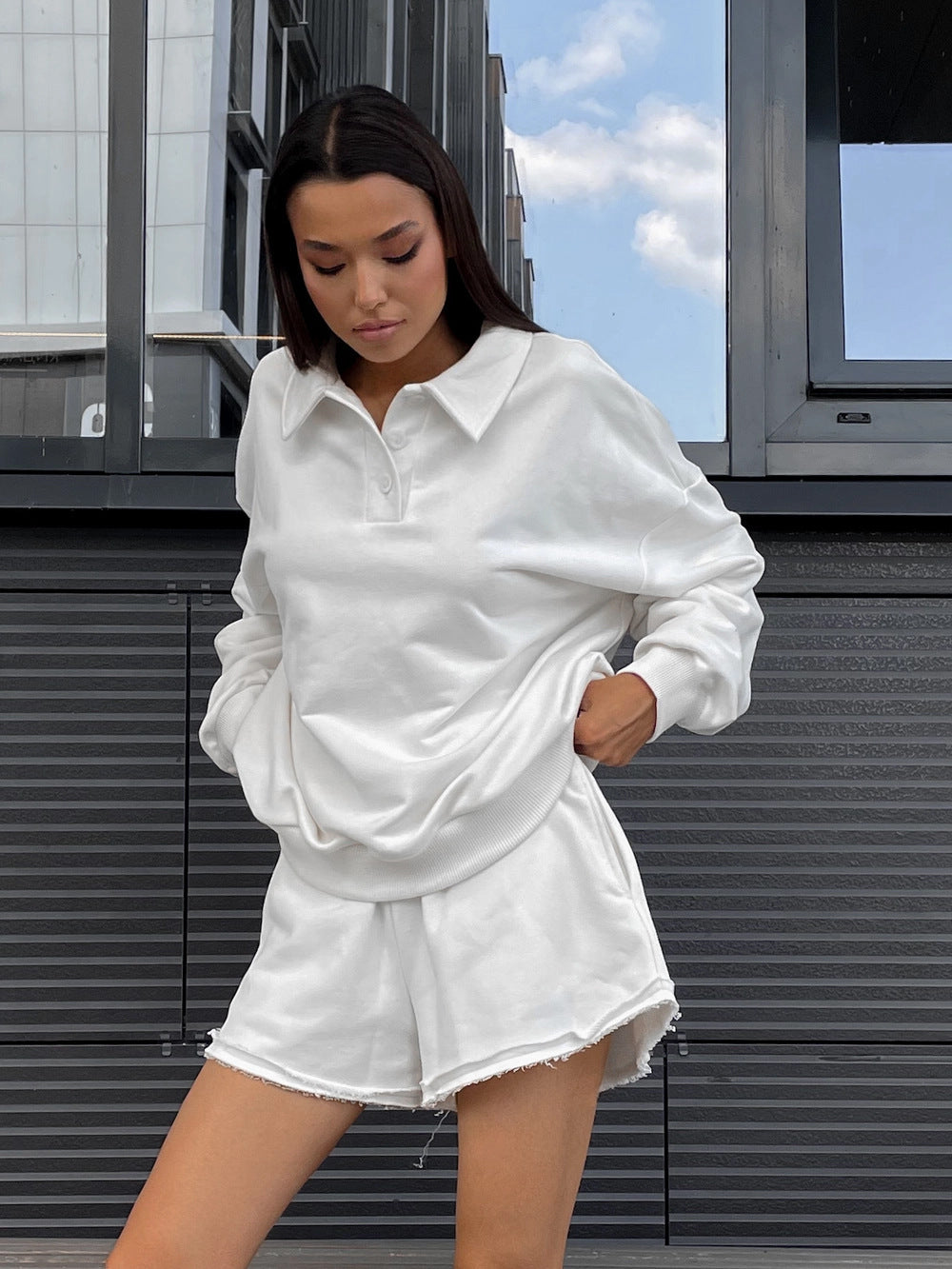 Damen Relaxed-Frottee-Loungewear-Set mit Oversize-Sweatshirt und ausgefransten Shorts Shop Nory