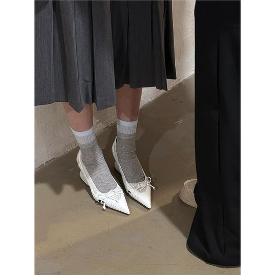 Damen Spitz zulaufende Mesh-Metallic-Pumps mit sculpted Kitten-Absatz und Schleifenriemen Shop Nory