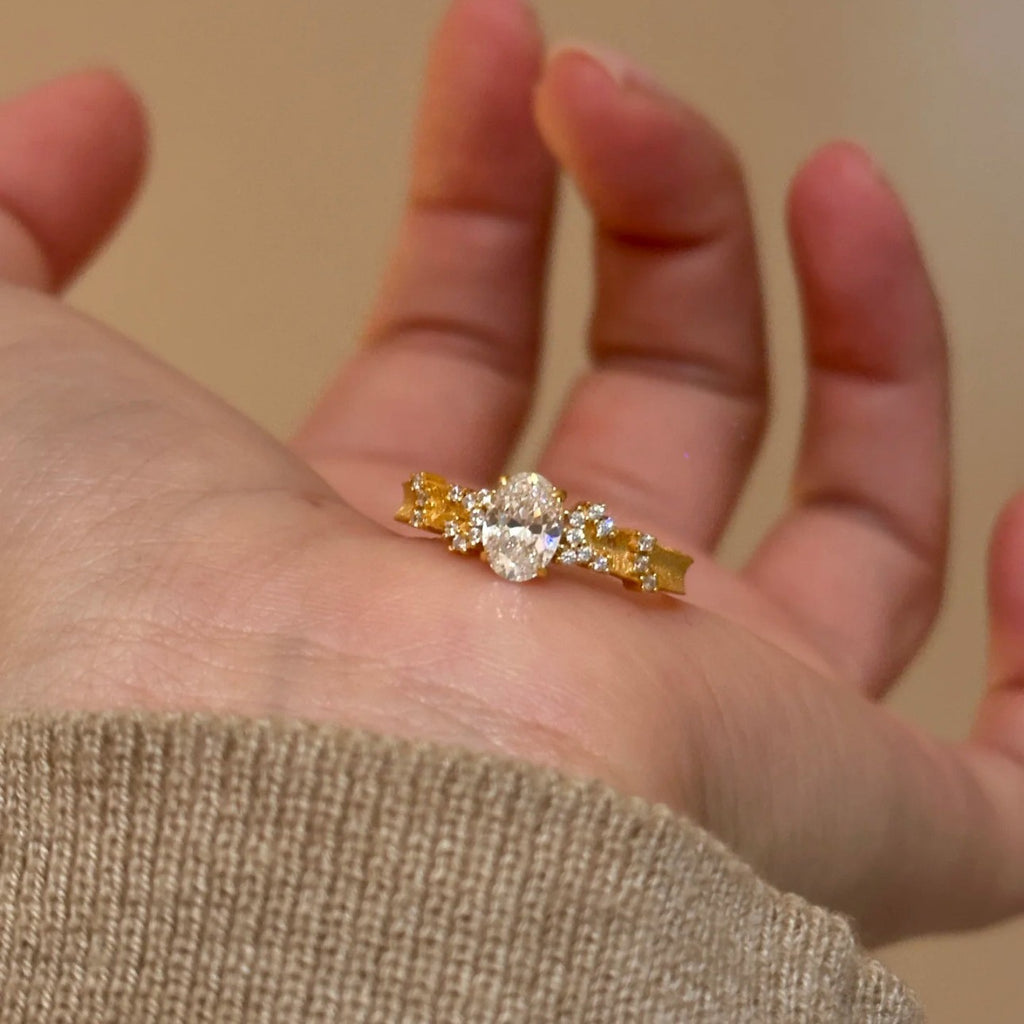 Damen eleganter Ring mit funkelnden Zirkonia-Steinen Shop Nory