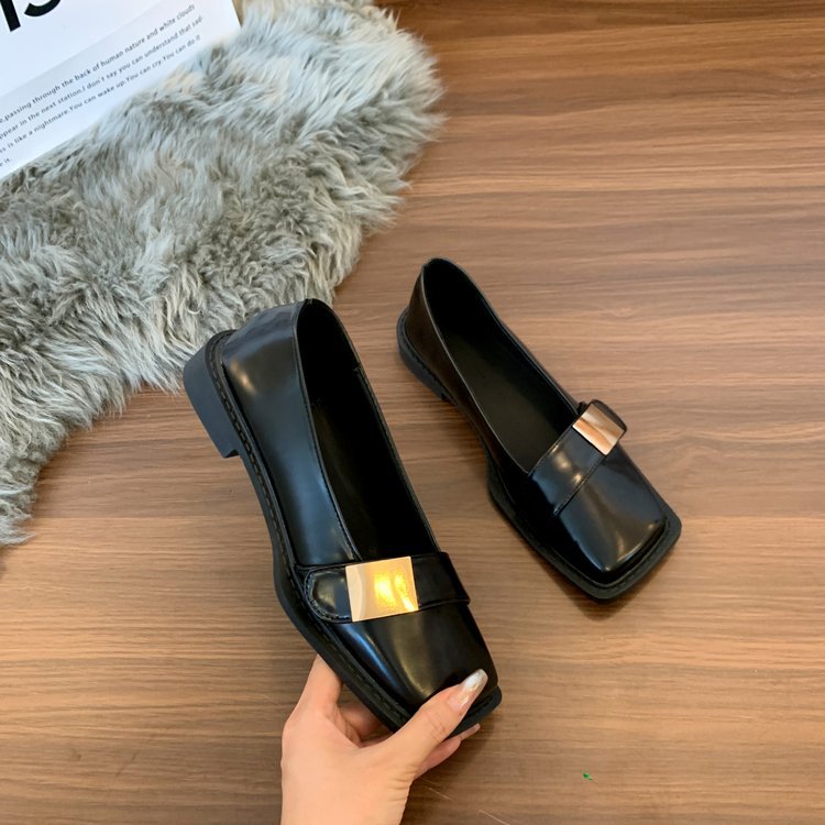 Damen Elegante Loafer mit quadratischer Zehenkappe und goldener Zierplatte Shop Nory