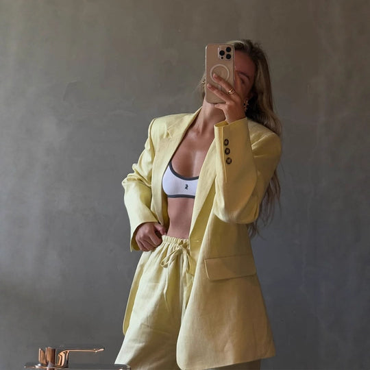 Damen Leichtes Leinen-Set mit weit geschnittenem Sakko und taillenhohen Shorts Shop Nory