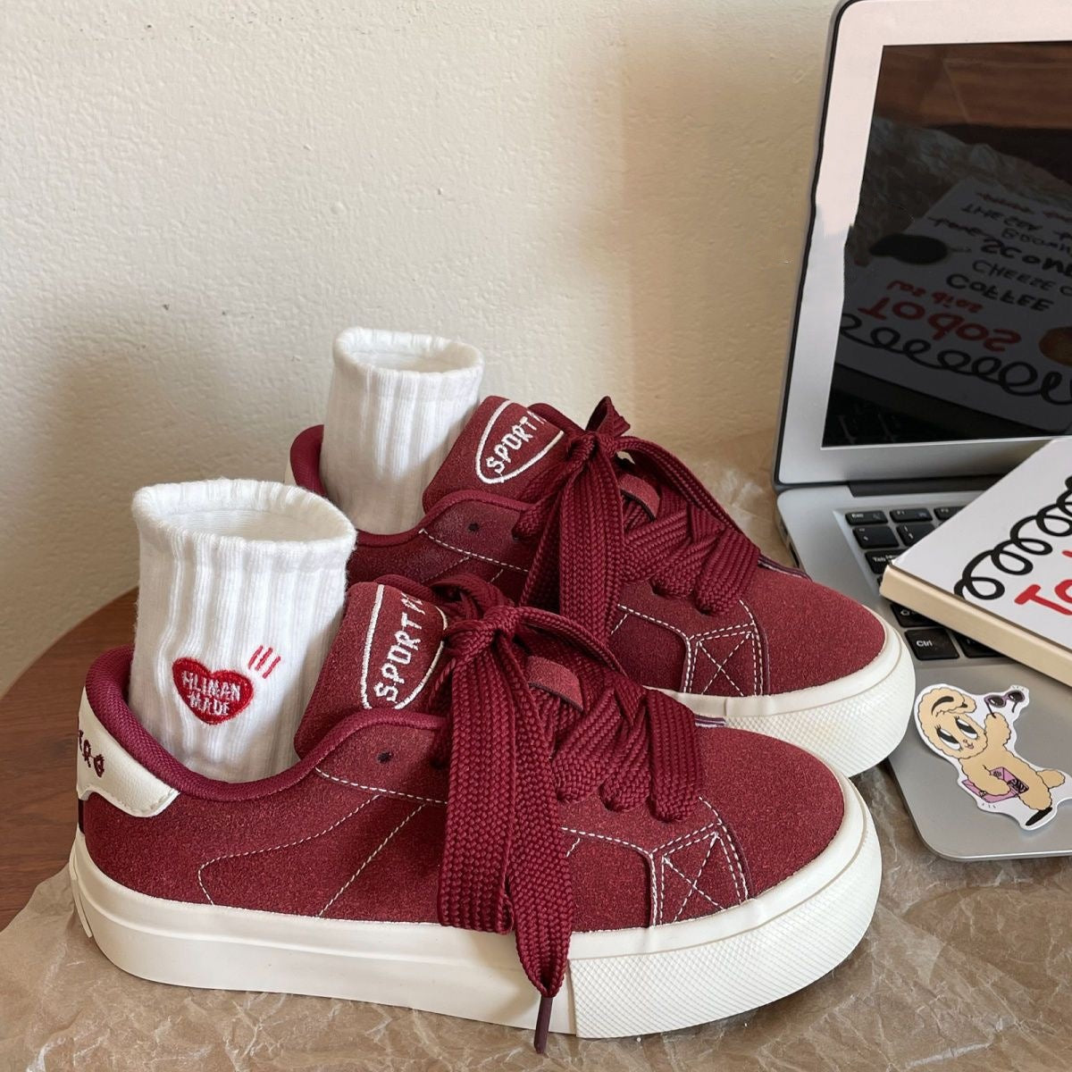 Damen Sportliche Sneaker mit weichem Wildleder-Obermaterial und dämpfender Sohle