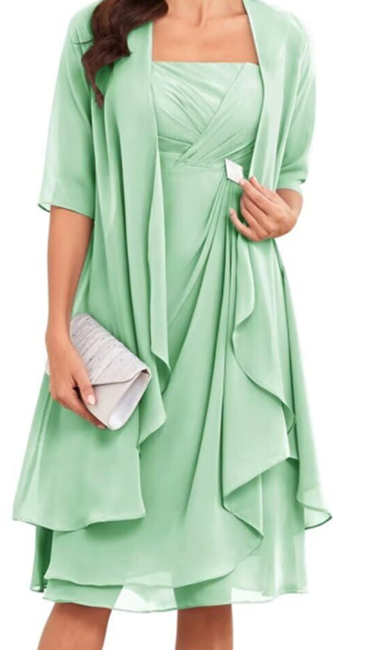 Damen festliches Maxikleid mit einem eleganten Wickeldesign und transparenter Ärmeln