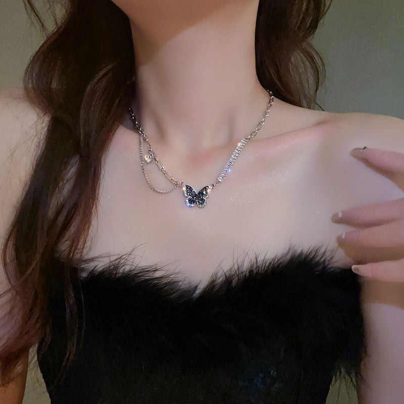 Damen Halskette mit verspieltem Schmetterlingsanhänger und eleganten Gliederketten Shop Nory