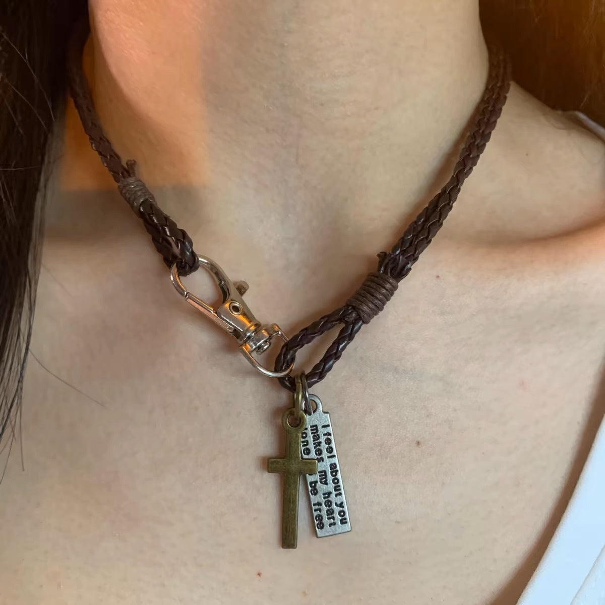 Damen Lederhalskette mit Kreuz-Anhänger Shop Nory