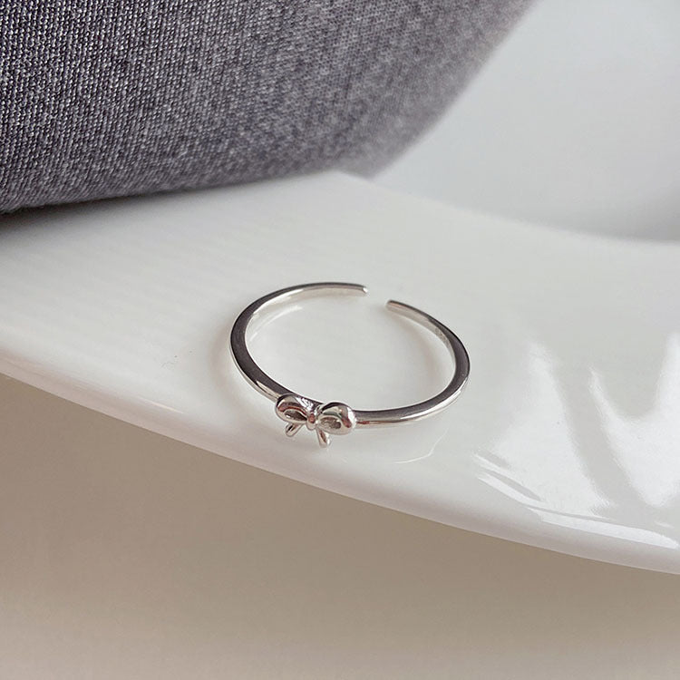 Damen zierlicher Ring mit filigranem Schleifenakzent Shop Nory