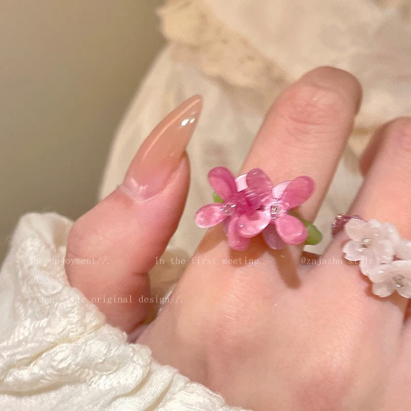 Damen Ring mit floralen Details aus natürlichem Rosenquarz Shop Nory