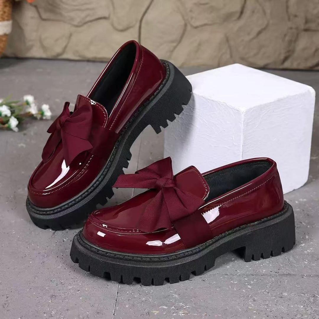 Damen Lack-Loafer mit markanter Profilsohle und Zierschleife Shop Nory