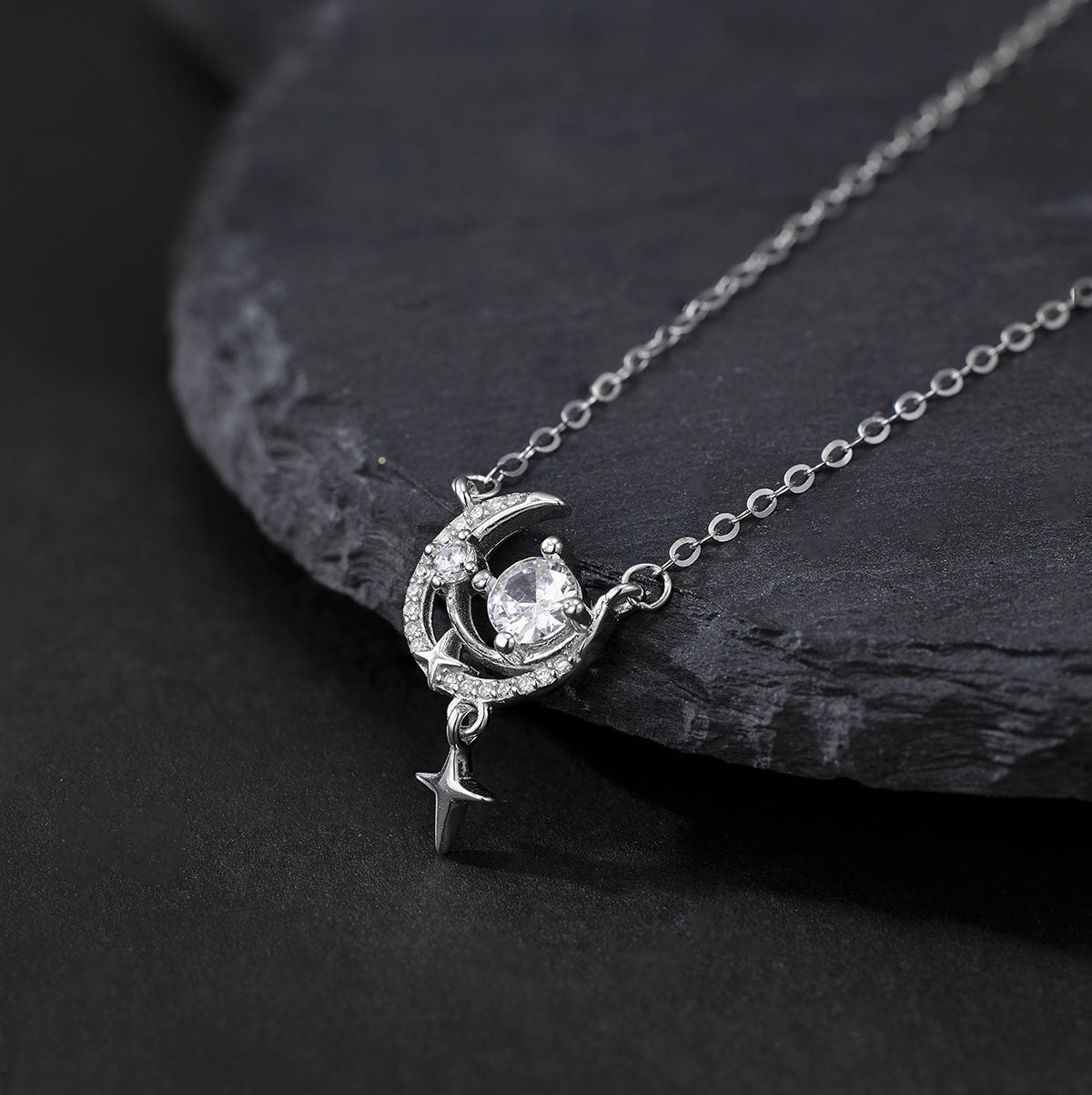 Damen Halskette mit elegantem Mond- und Sternenanhänger Shop Nory