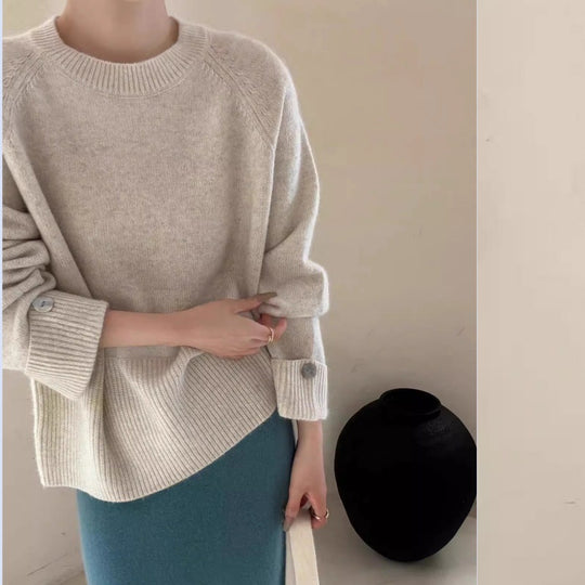 Damen Oversize-Rundhalspullover mit verlängerten Manschetten und Zierknopf Shop Nory