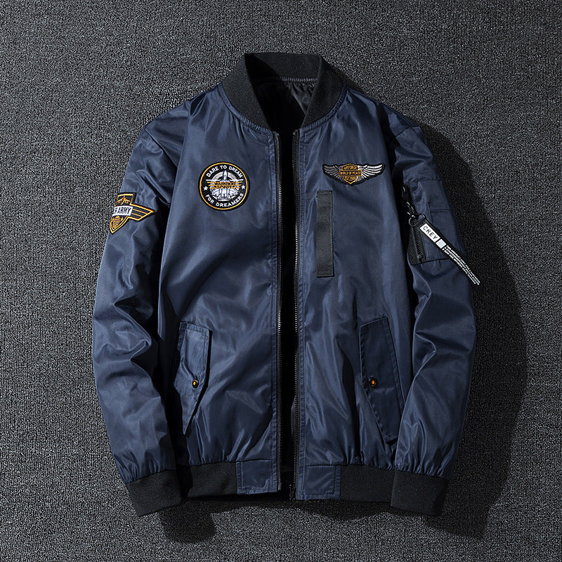 Herren Bomberjacke im Fliegerstil mit Nylon‑Shell, Patch‑Applikationen und Ärmeltasche Shop Nory
