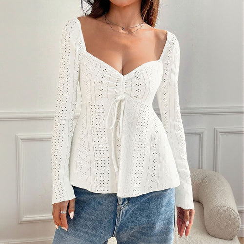 Damen besticktes Broderie-Anglaise Langarm-Top mit Raffung, V‑Ausschnitt‑Effekt und tailliertem Schößchen Shop Nory