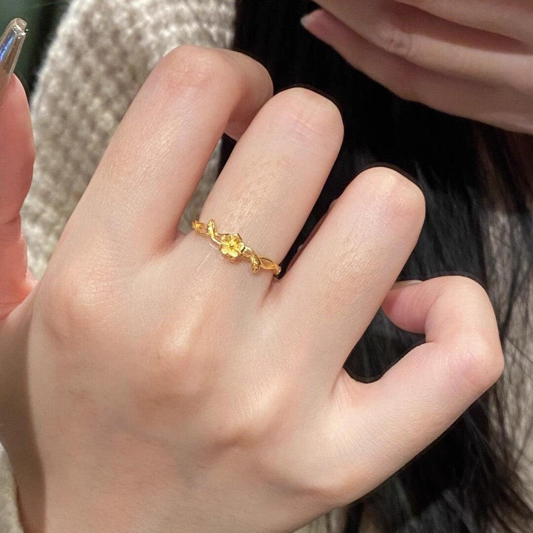 Damen Zierlicher Ring mit floralem Design und feiner Detailarbeit Shop Nory