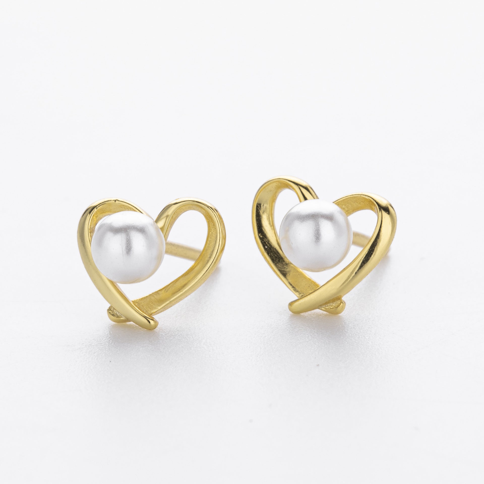 Damen Ohrstecker mit Herzdesign und Perle Shop Nory