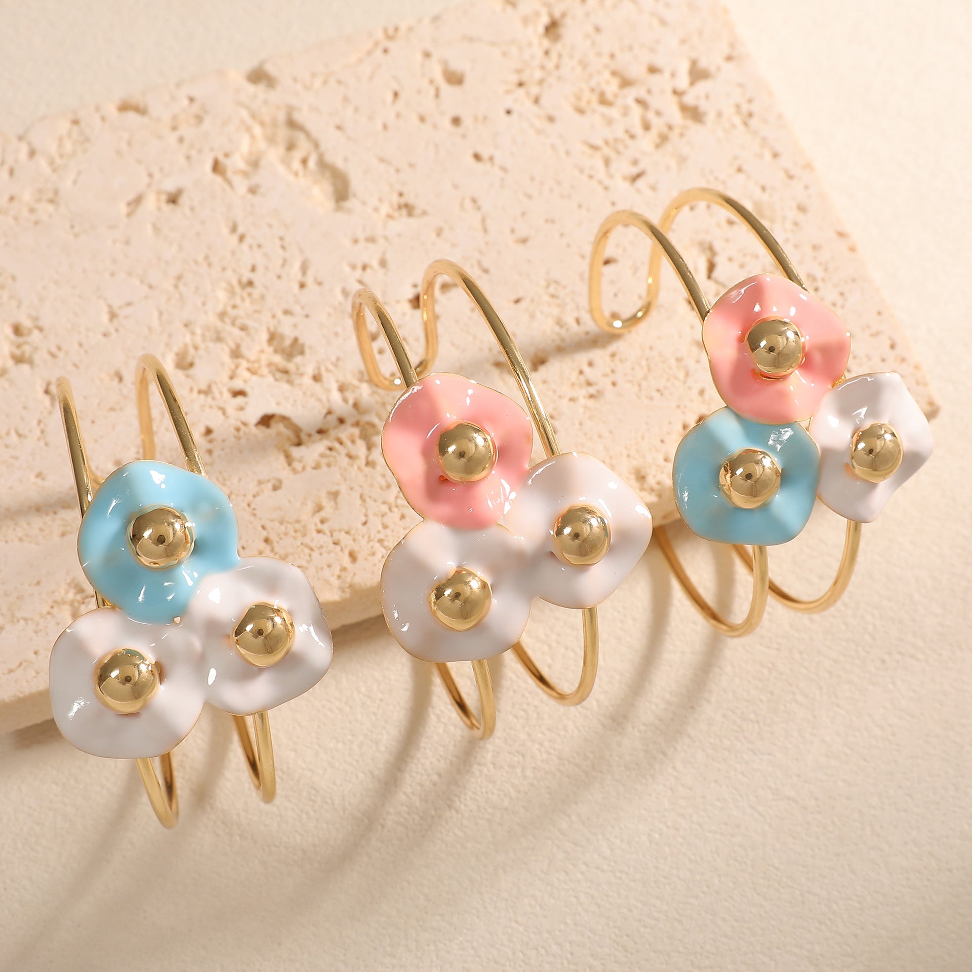 Damen Armreif mit kunstvollem Blumendesign Shop Nory