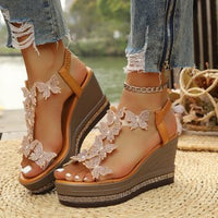 Braun mit Schmetterling (kleine Perlen)