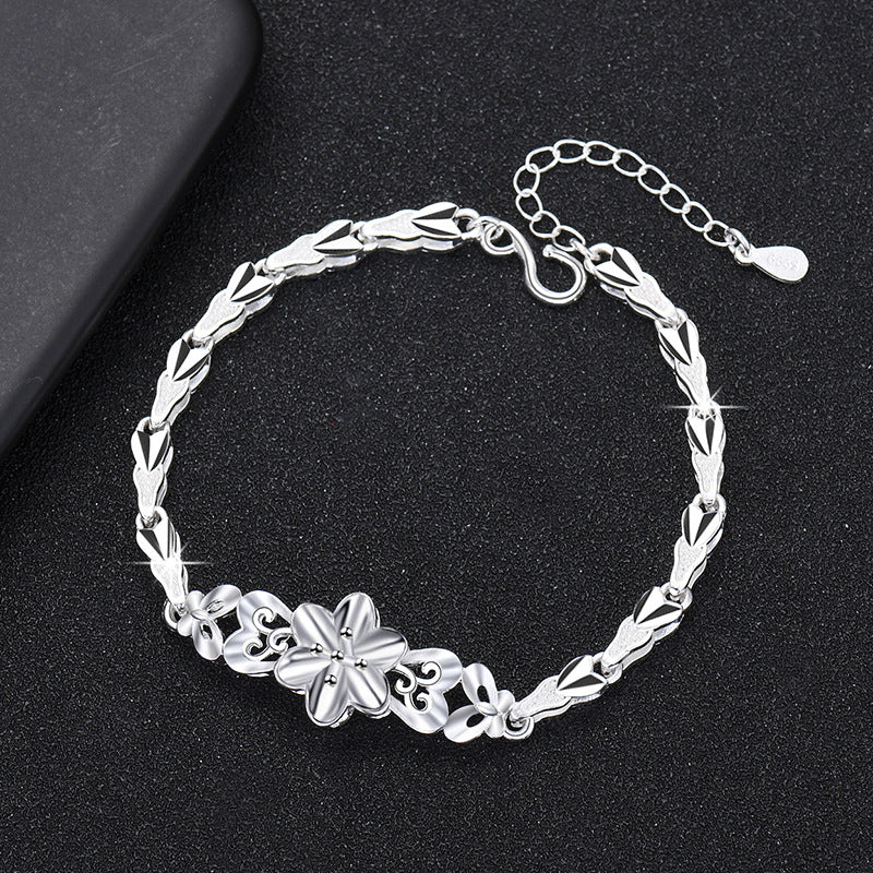 Damenarmband mit filigranem Blumendesign und elegantem Zirkonia-Besatz Shop Nory