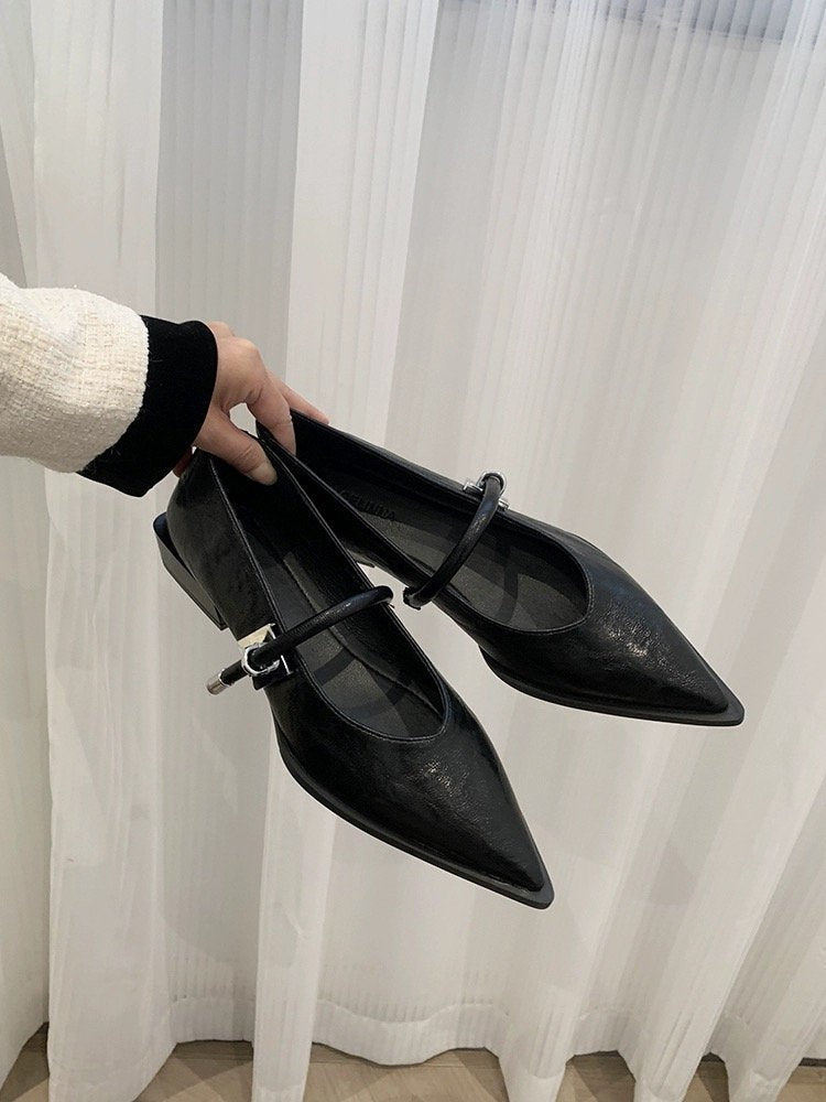 Damen elegante Ballerinas mit zeitgemäßem Riemchen und spitzem Design