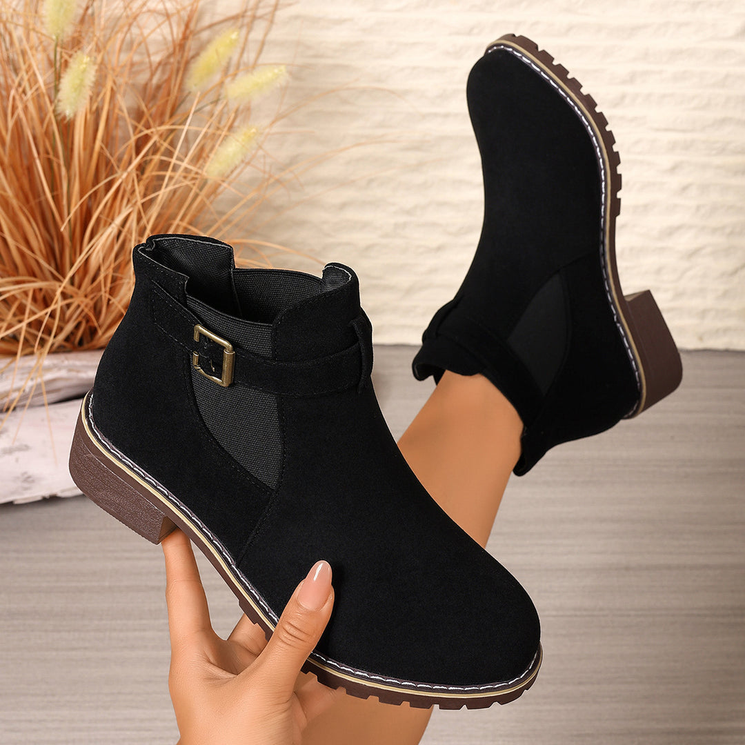 Damen Stiefelette mit Velours-Optik, elastischem Einsatz und Schnallenriemen Shop Nory