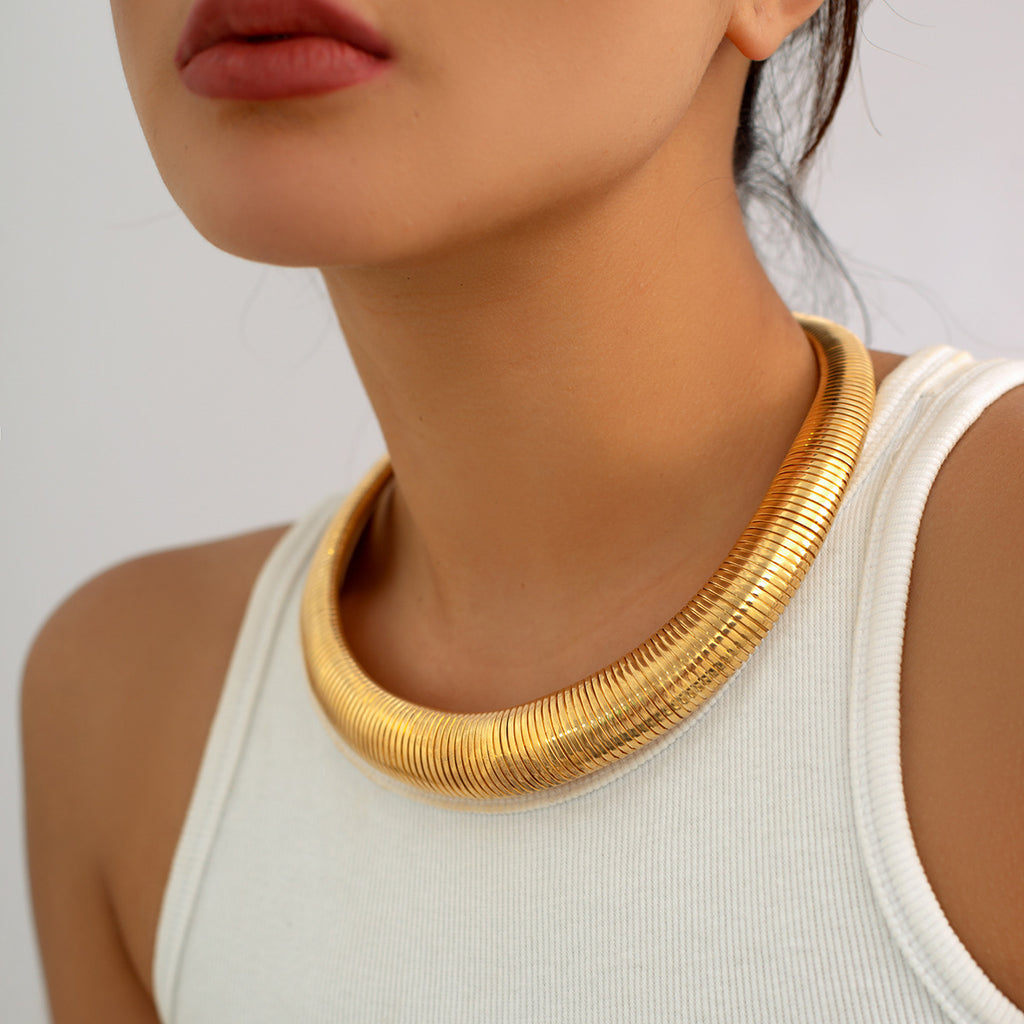 Damen modernes und elegantes Halskette Shop Nory